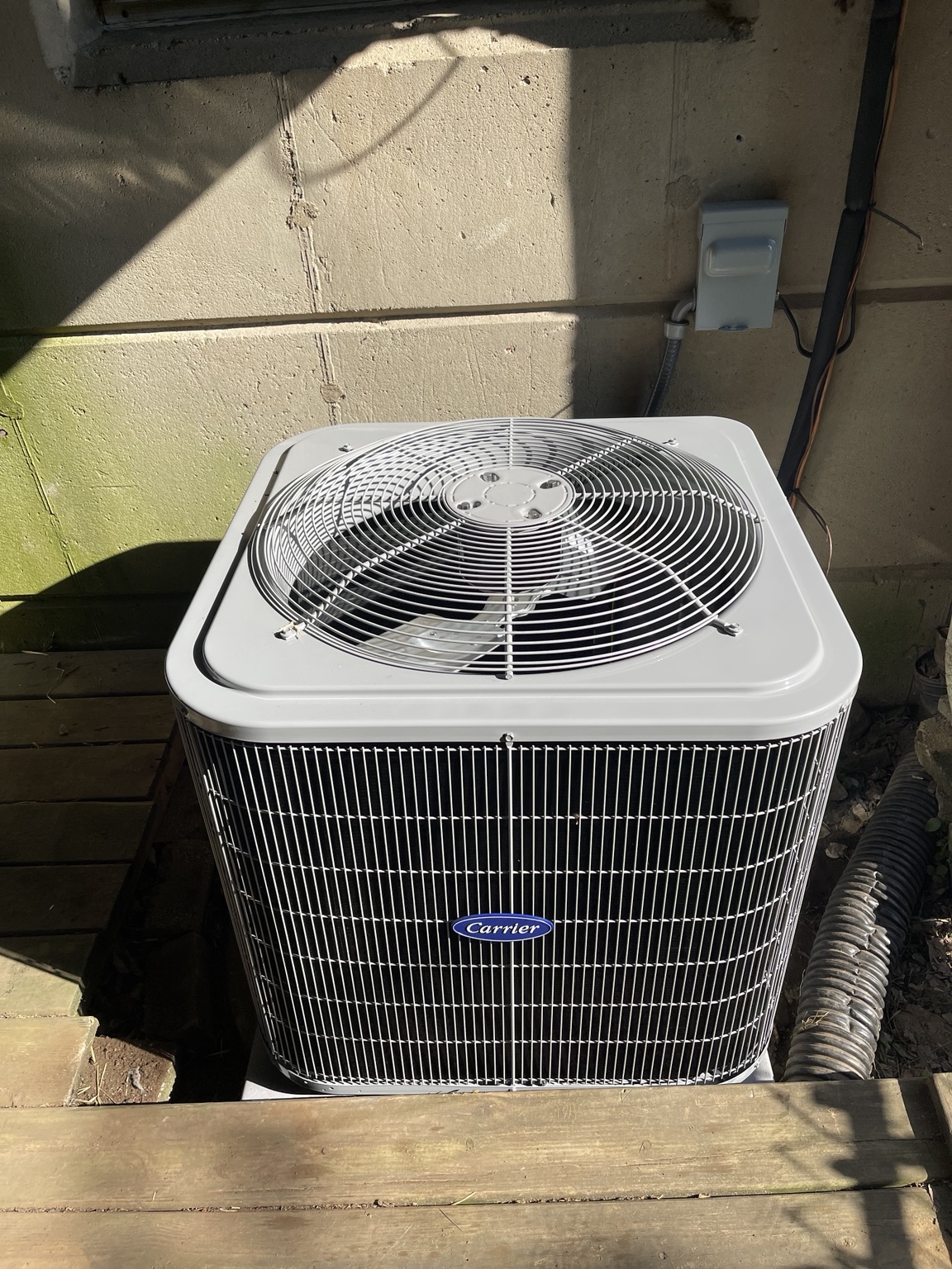 Carrier outdoor air conditioning condenser